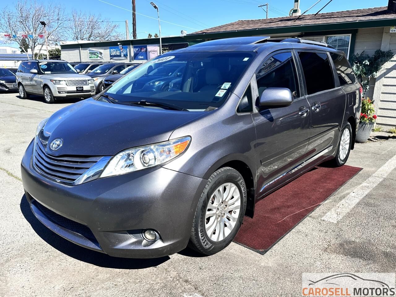 2011 TOYOTA Sienna