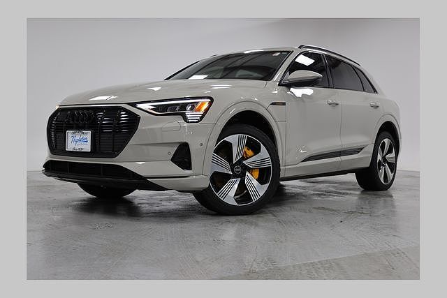 2022 AUDI e-tron