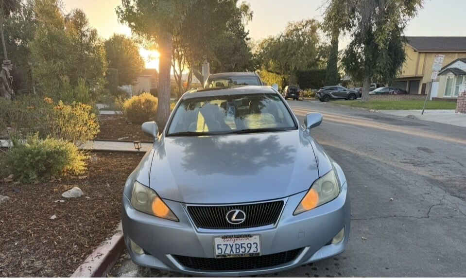 Lexus IS