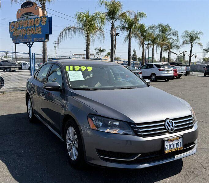2012 VOLKSWAGEN Passat