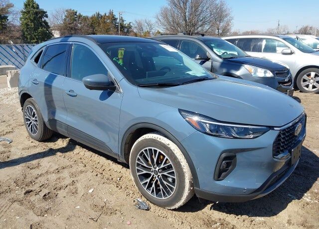 2024 FORD Escape