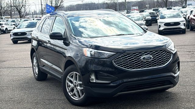 2023 FORD Edge