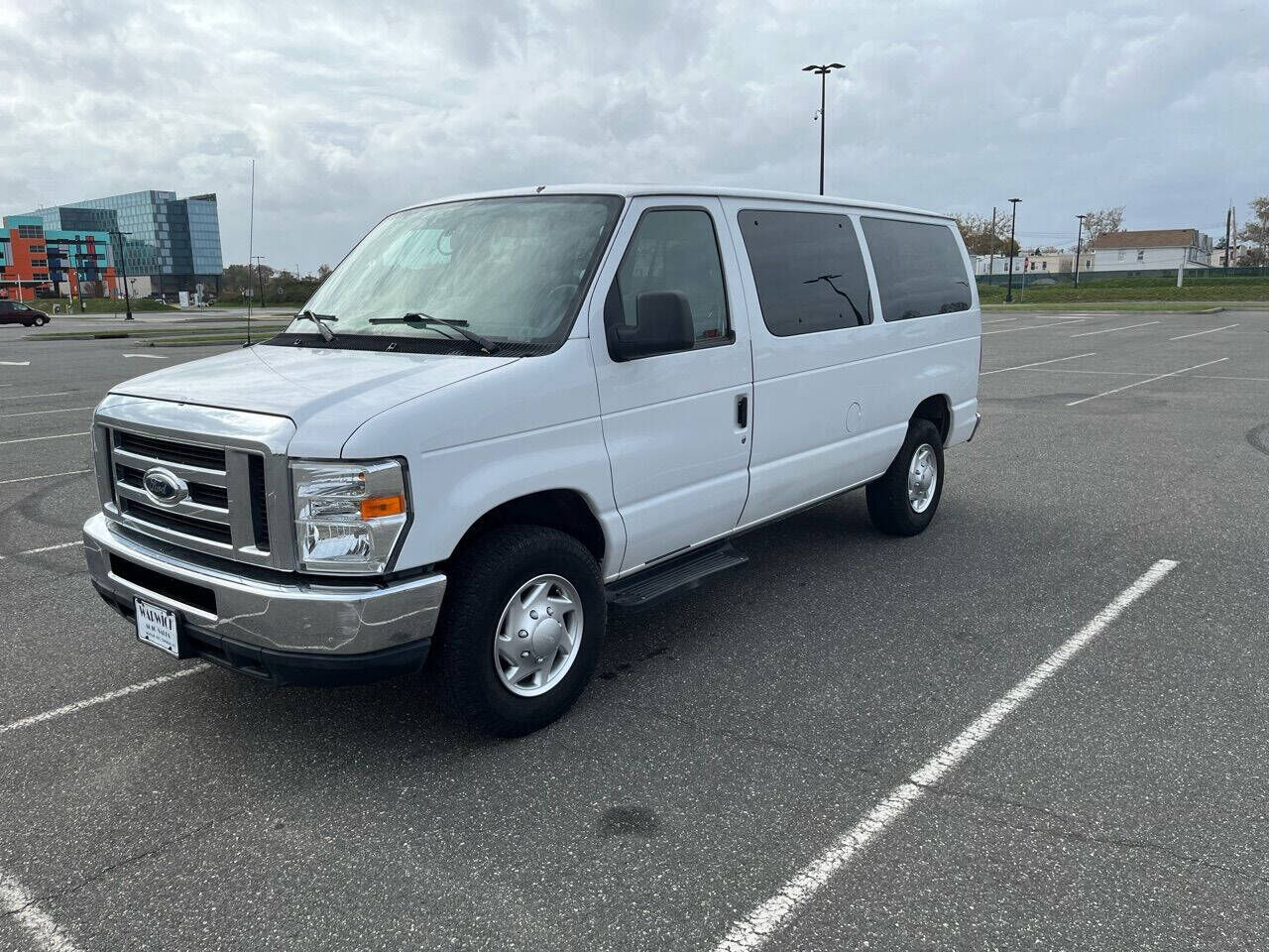 2012 FORD E-350