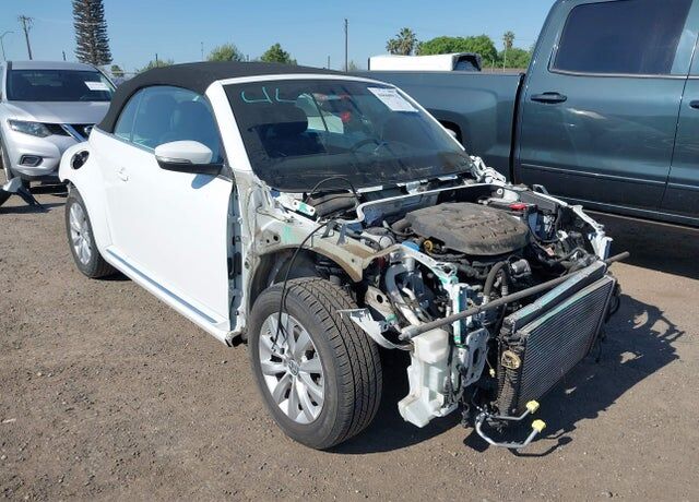 2018 VOLKSWAGEN Beetle