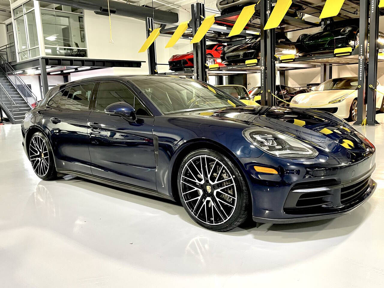 2018 PORSCHE Panamera