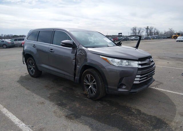 2019 TOYOTA Highlander