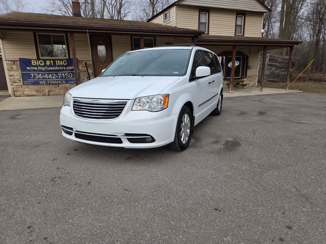 2014 CHRYSLER Town and Country