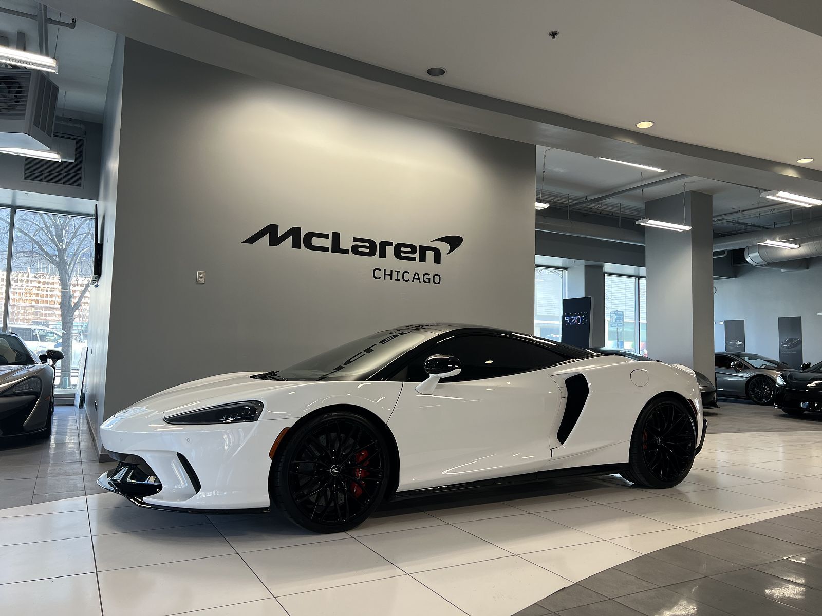 2023 MCLAREN GT