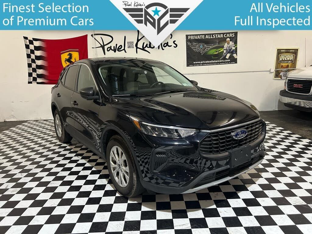 2024 FORD Escape