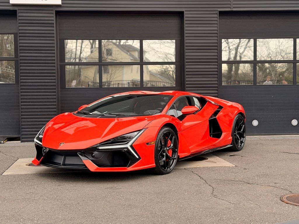 2026 LAMBORGHINI Revuelto