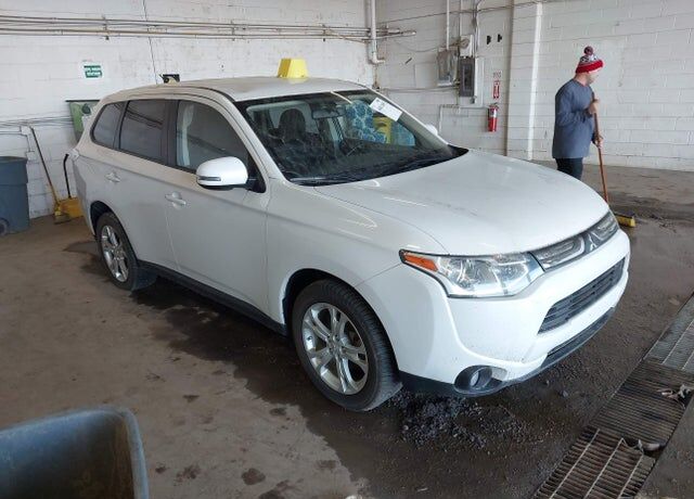 2014 MITSUBISHI Outlander