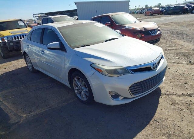 2013 TOYOTA Avalon
