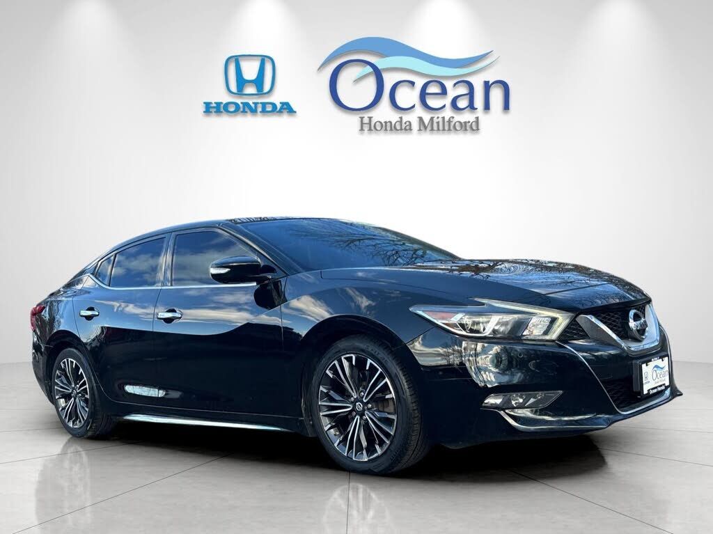 2017 NISSAN Maxima