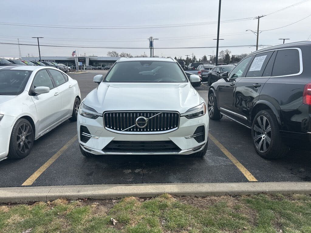 2022 VOLVO XC60