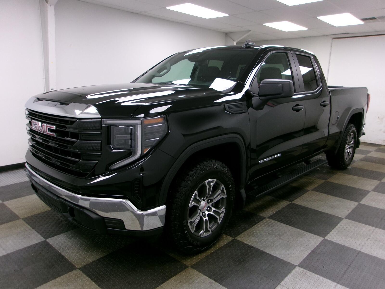 2024 GMC Sierra