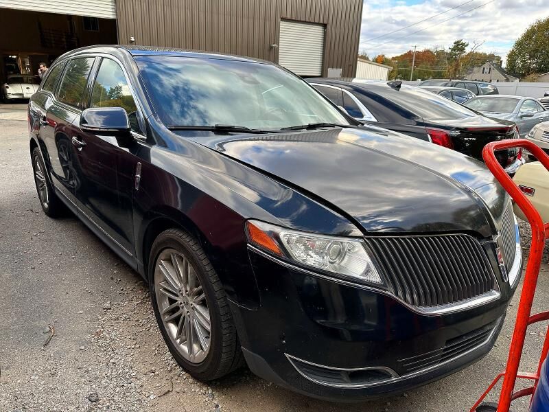 2016 LINCOLN MKT