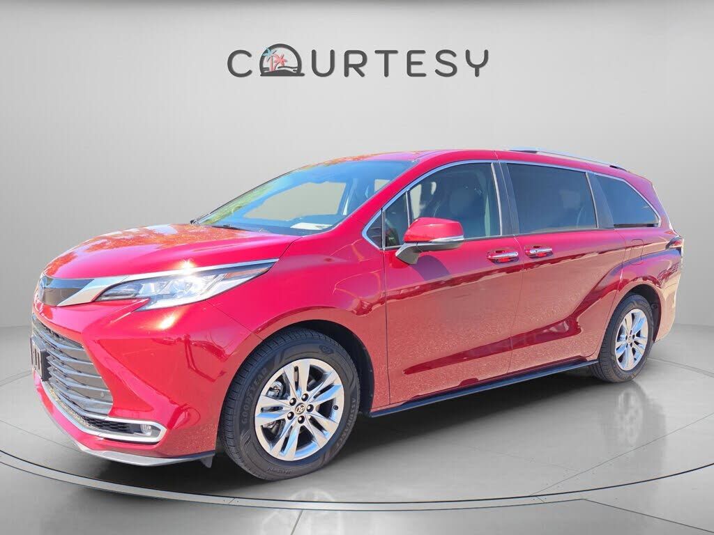 2023 TOYOTA Sienna