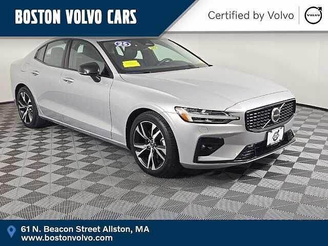 2025 VOLVO S60