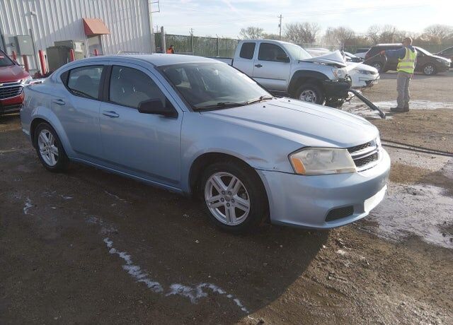 2013 DODGE Avenger
