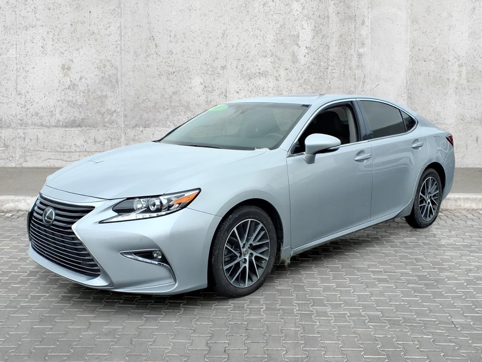 2017 LEXUS ES