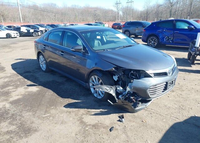 2013 TOYOTA Avalon
