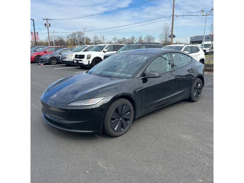2025 TESLA Model 3