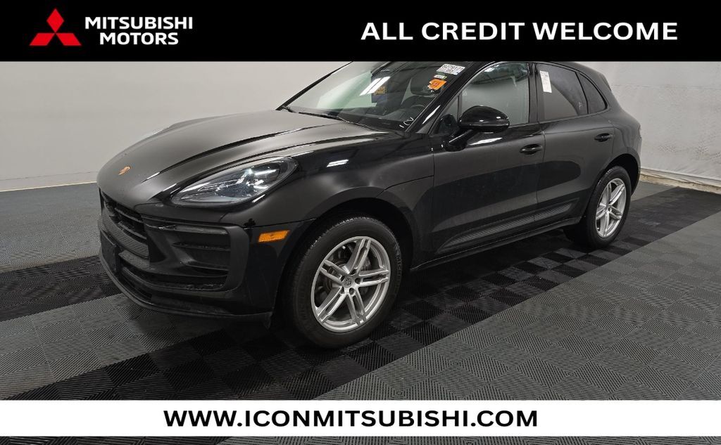 2024 PORSCHE Macan