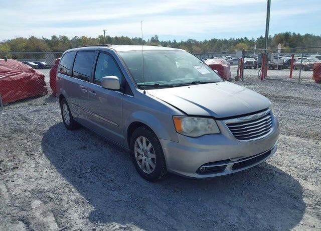 2013 CHRYSLER Town and Country