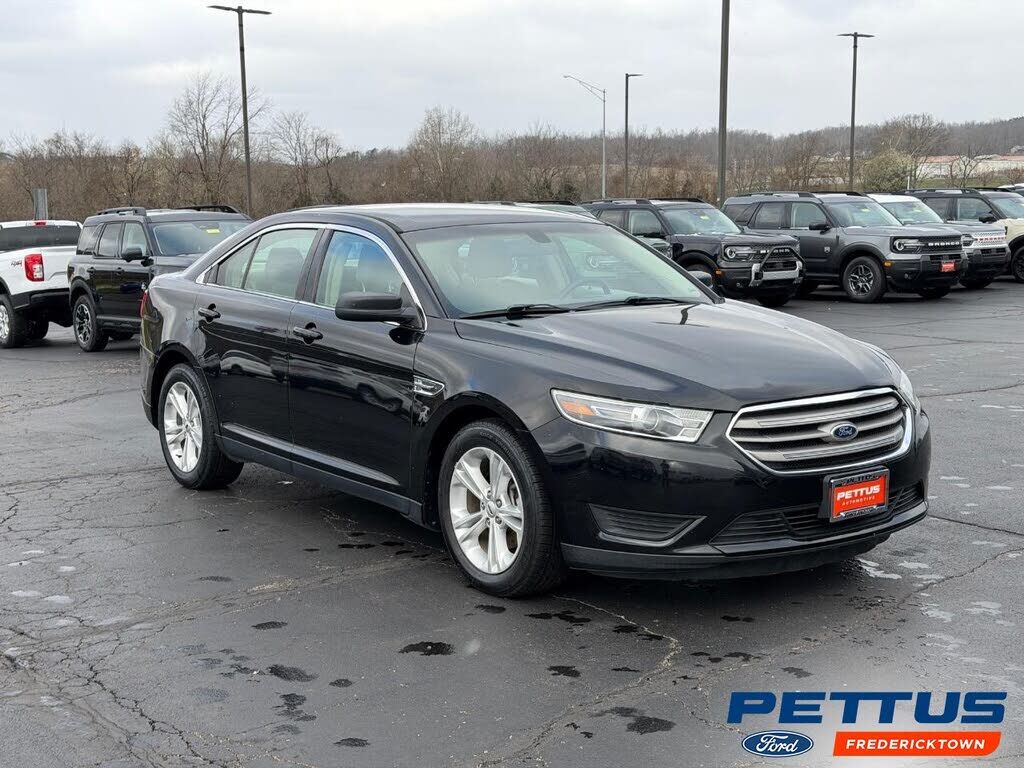 2016 FORD Taurus