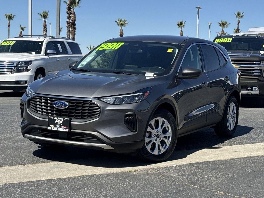 2023 FORD Escape