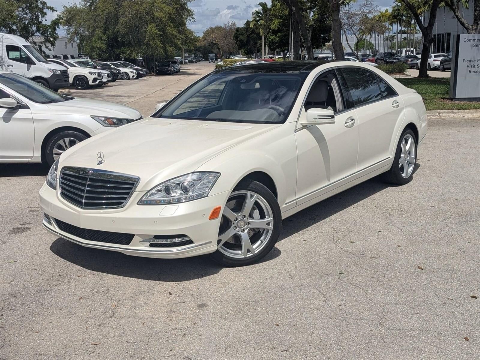 2013 MERCEDES-BENZ S-Class