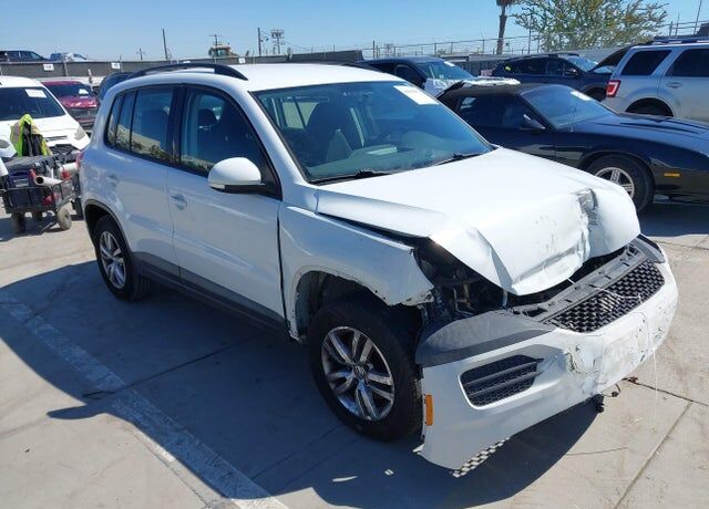 2015 VOLKSWAGEN Tiguan