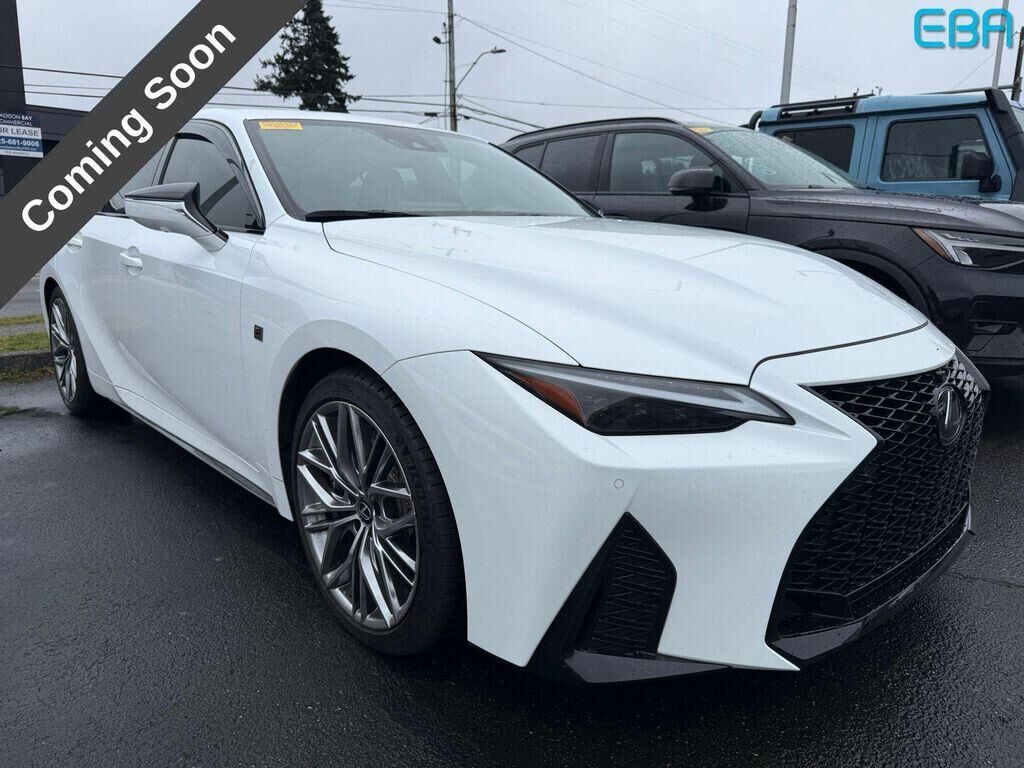 2022 LEXUS IS