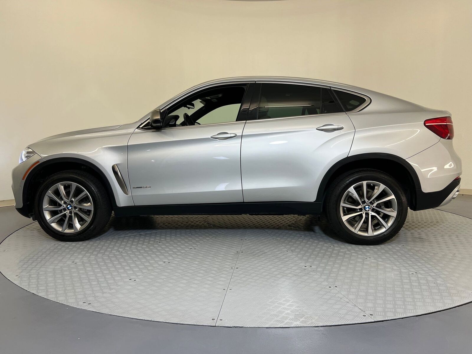2019 BMW X6