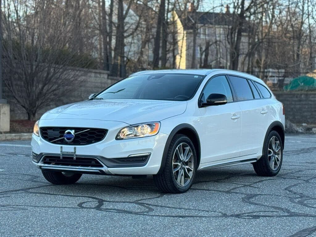 2016 VOLVO V60CC