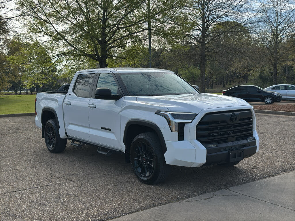 2024 TOYOTA Tundra
