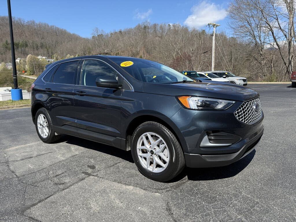 2023 FORD Edge