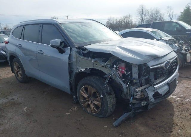 2022 TOYOTA Highlander