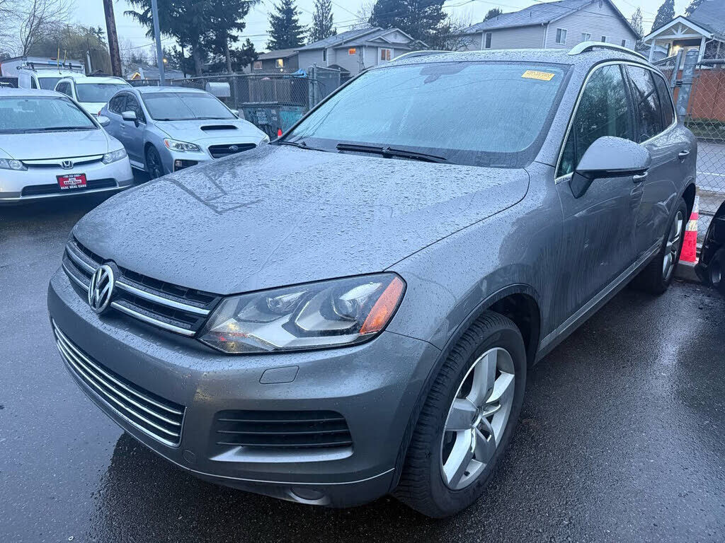 2012 VOLKSWAGEN Touareg