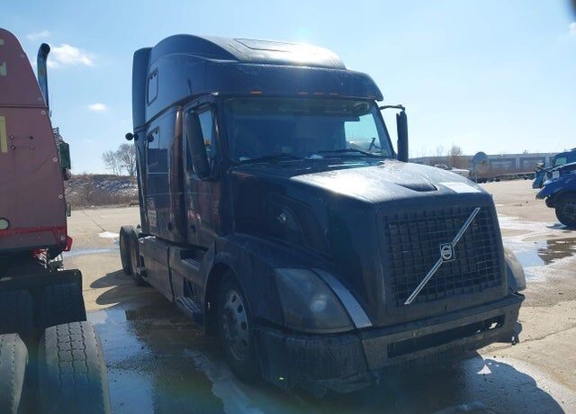 2004 VOLVO TRUCK VNL