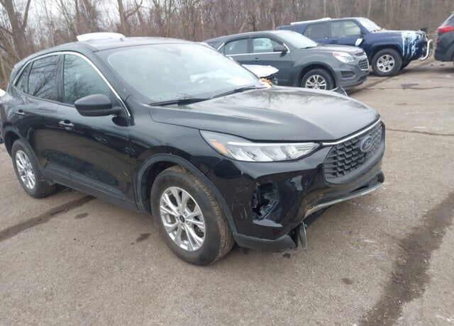 2023 FORD Escape
