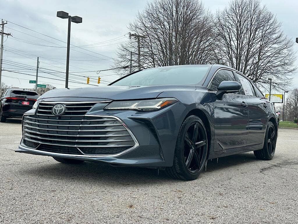 2019 TOYOTA Avalon
