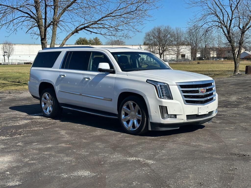 2017 CADILLAC Escalade ESV