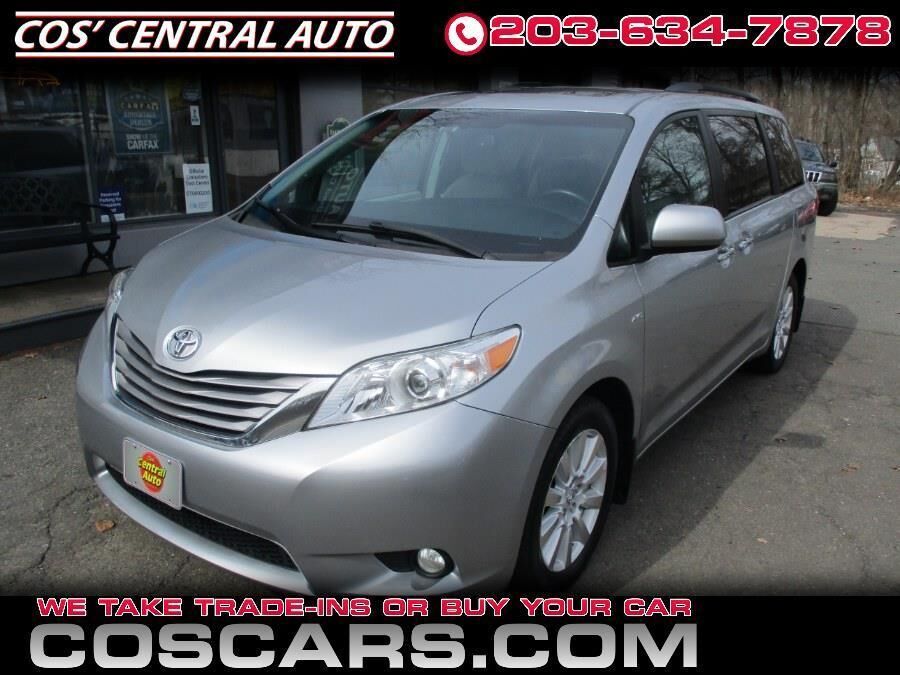 2017 TOYOTA Sienna