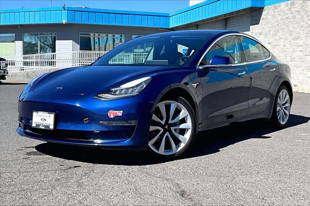 2018 TESLA Model 3