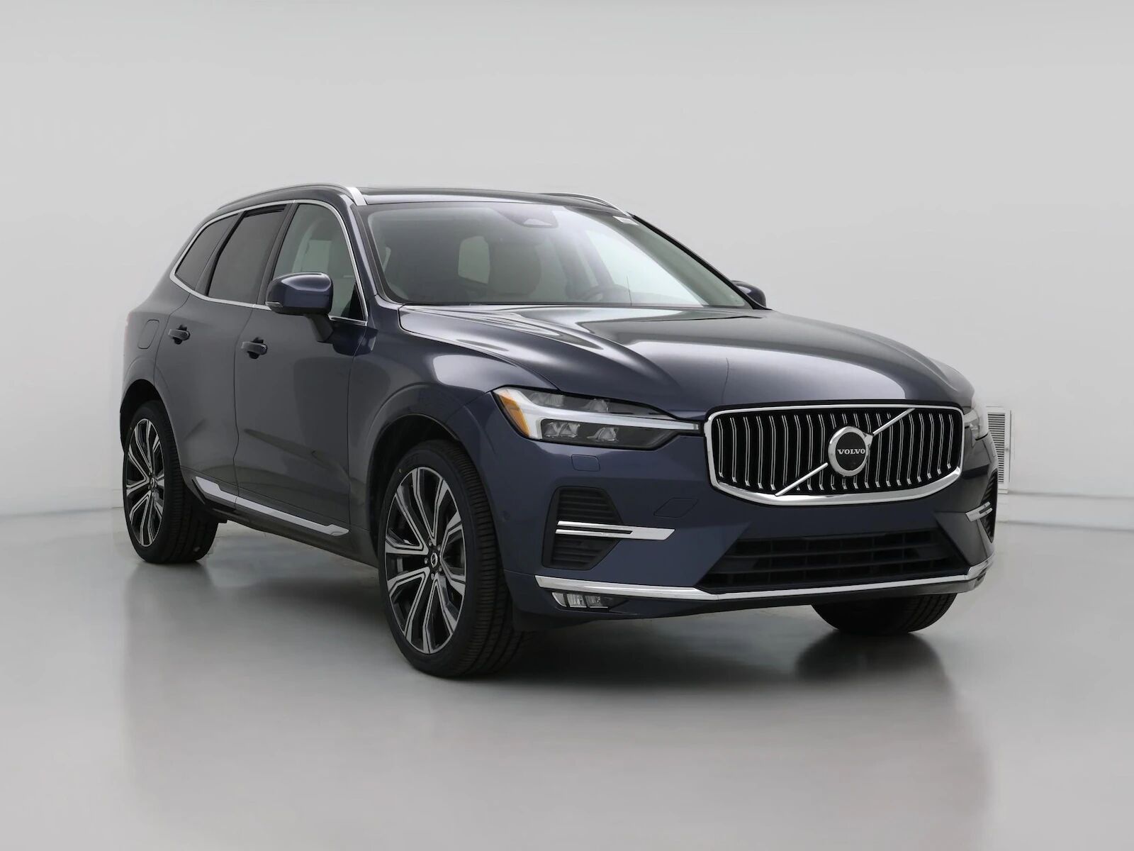 2023 VOLVO XC60