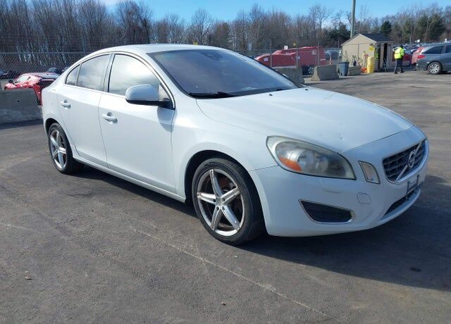 2013 VOLVO S60