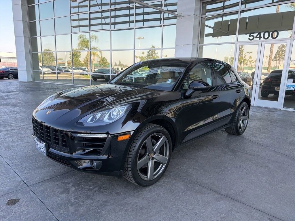 2018 PORSCHE Macan