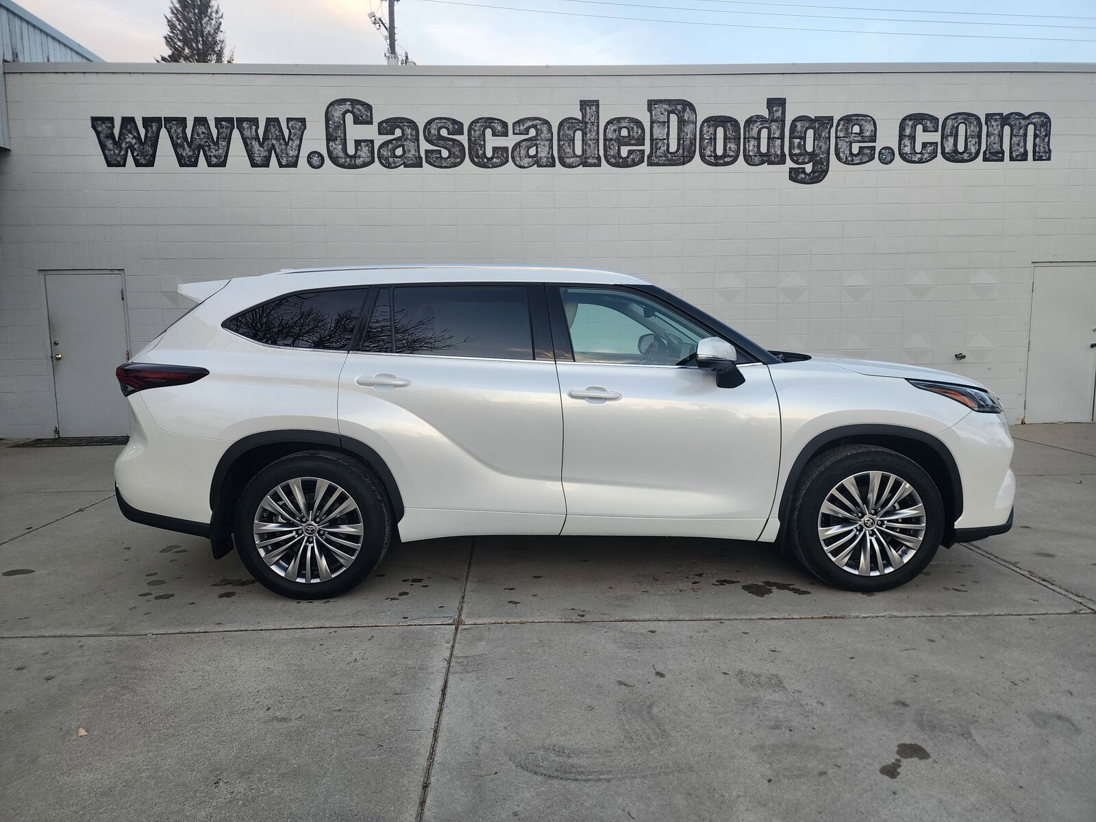 2024 TOYOTA Highlander