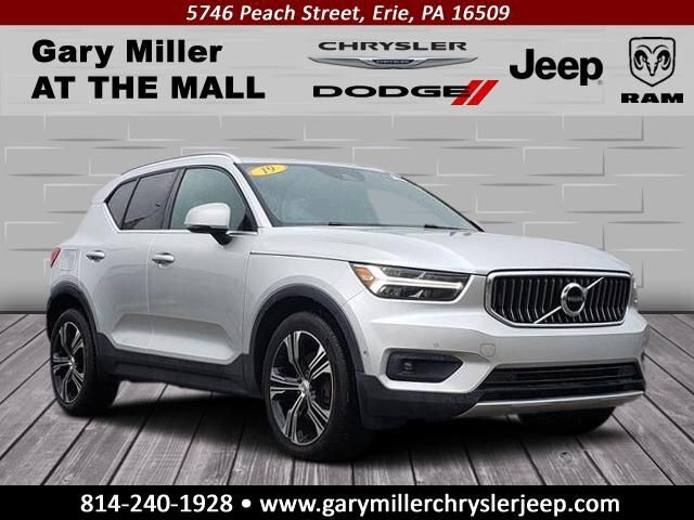 2019 VOLVO XC40